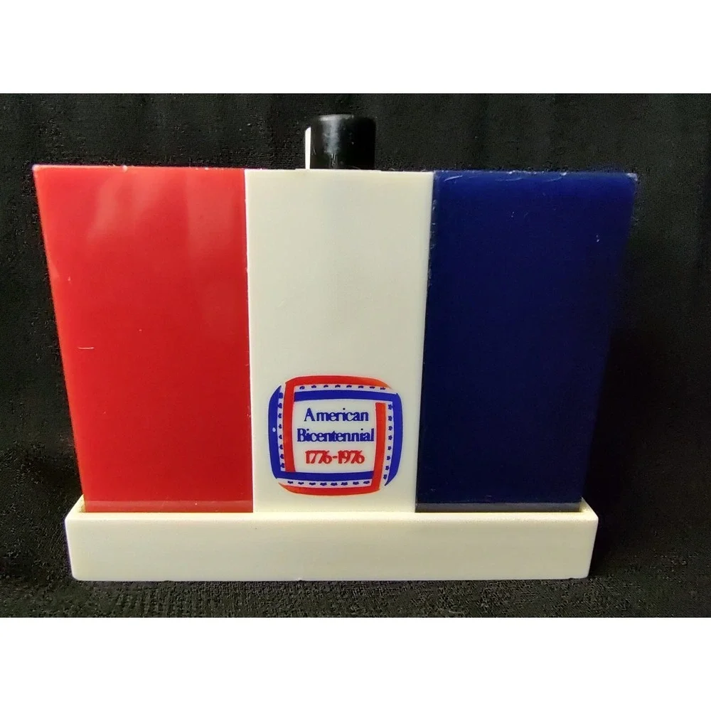 American Bicentennial Push Button Salt Pepper Shaker Patriot Red White Blue 1976